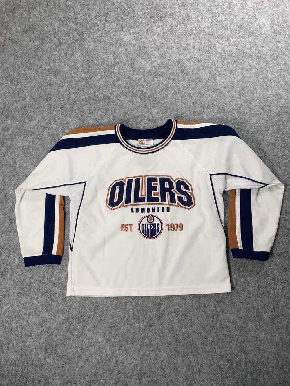 Edmonton Oilers White Hockey Jersey - OILERS Logo
